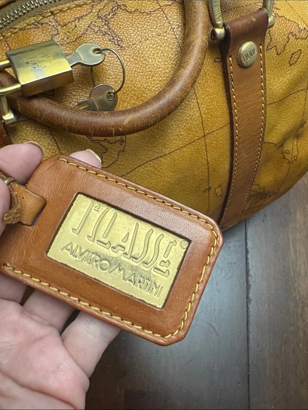 Low start Alviero Martini Geo Map Boston Travel Bag w/ Lock & Key in GUC. - Picture 13 of 16